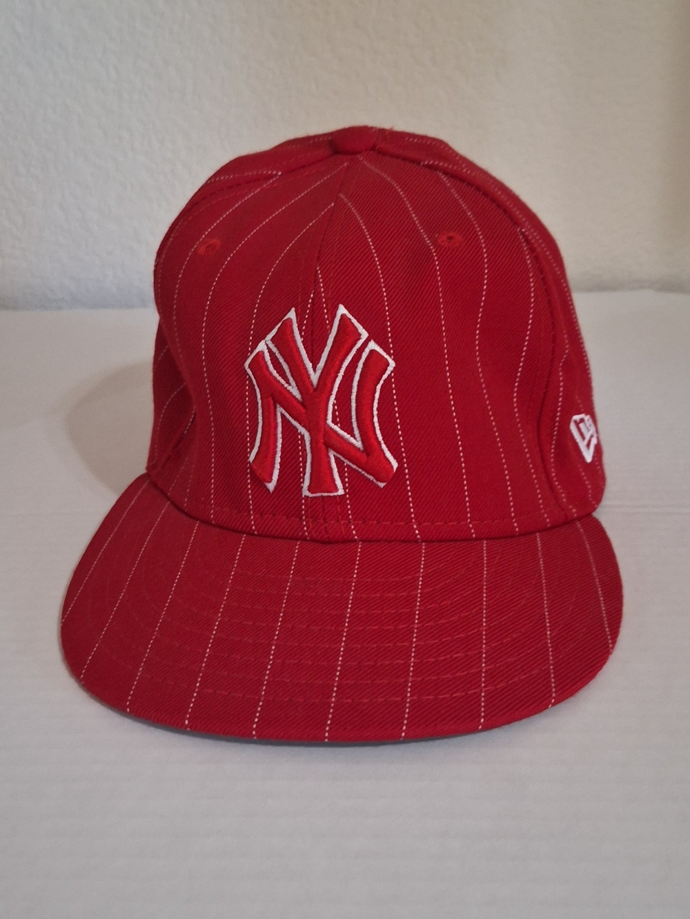 New Era 59FIFTY NY Yankees  Fitted Hat Red White Pinstripe MLB Cap Sz 7 1/2 NEW